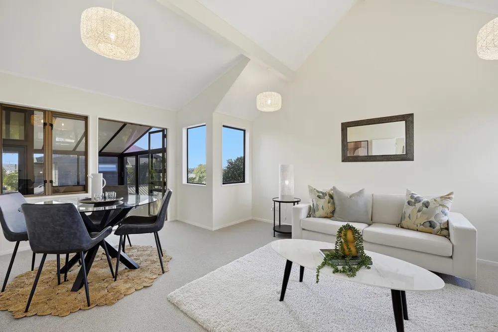 Photos of 2/1 Aramoana Avenue