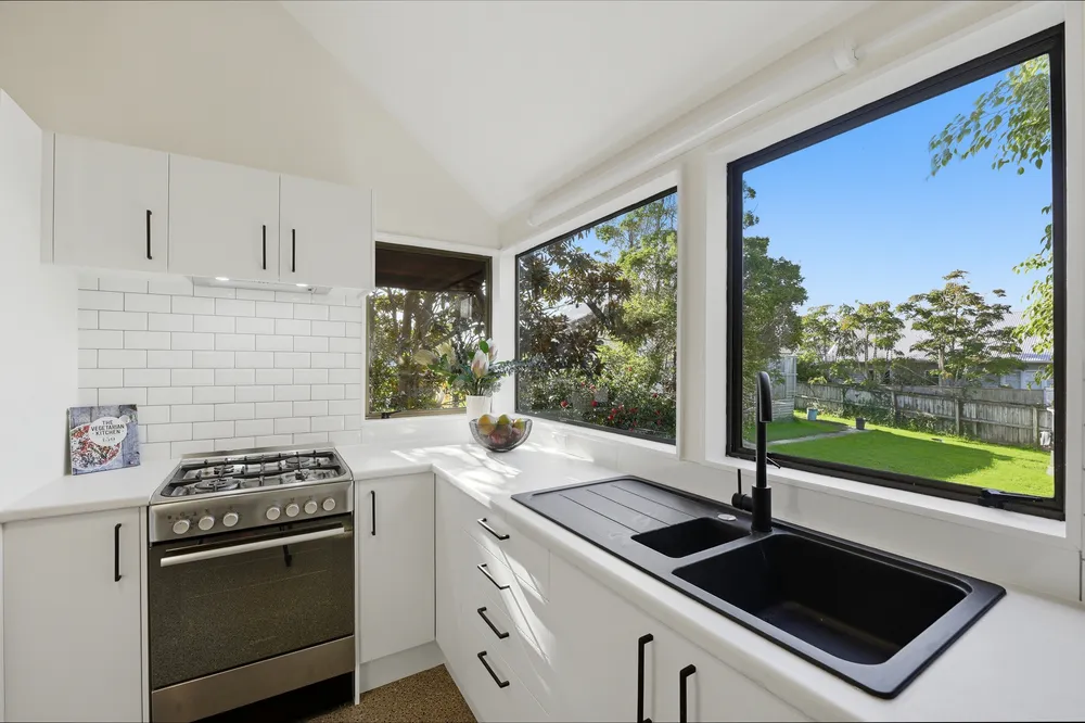 Photos of 2/1 Aramoana Avenue