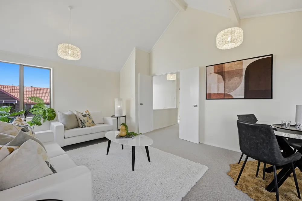 Photos of 2/1 Aramoana Avenue