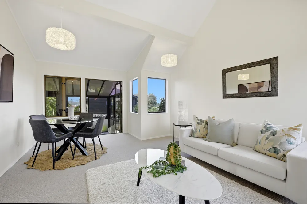 Photos of 2/1 Aramoana Avenue