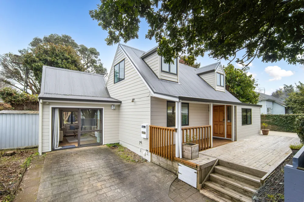 Photos of 19 Tongariro Street