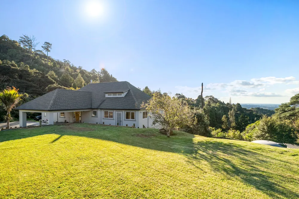 Photos of 27 Tui Crescent