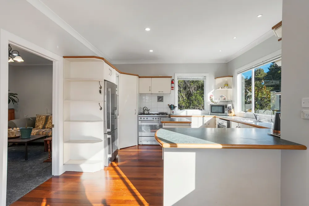 Photos of 27 Tui Crescent