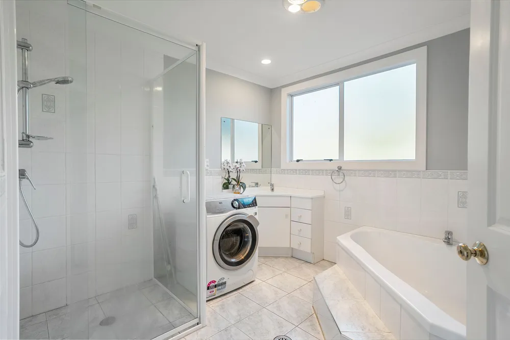 Photos of 27 Tui Crescent