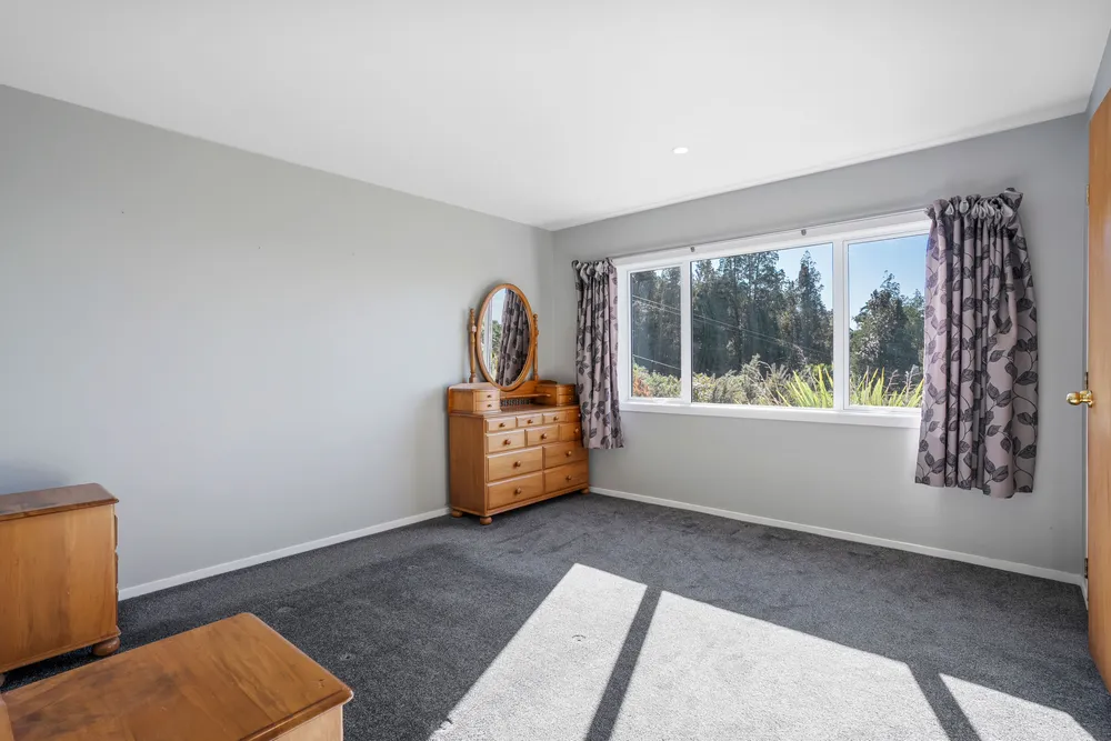 Photos of 27 Tui Crescent