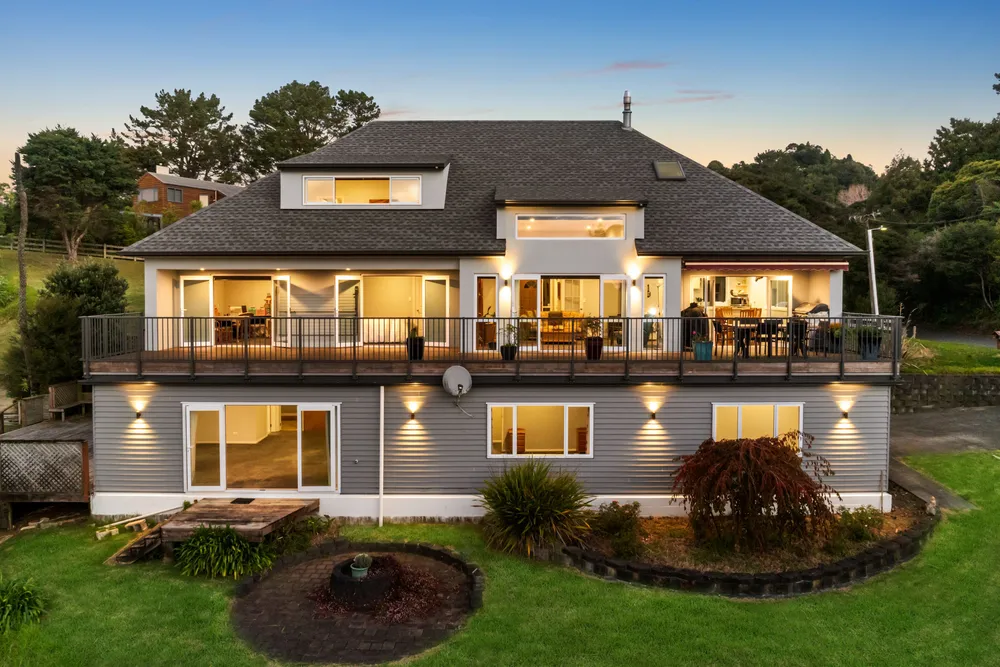 Photos of 27 Tui Crescent