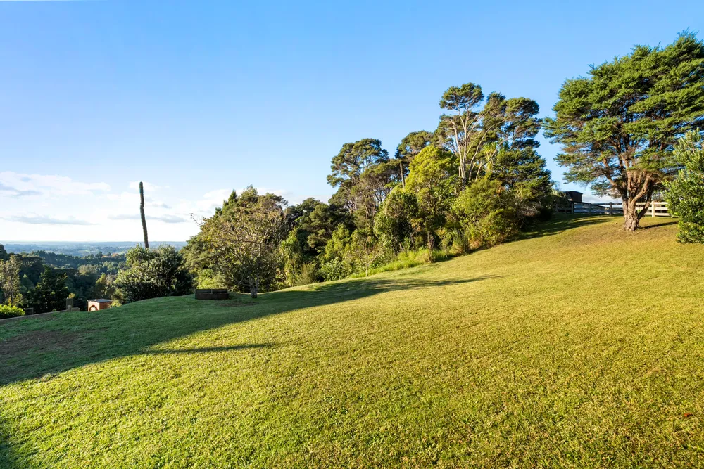Photos of 27 Tui Crescent