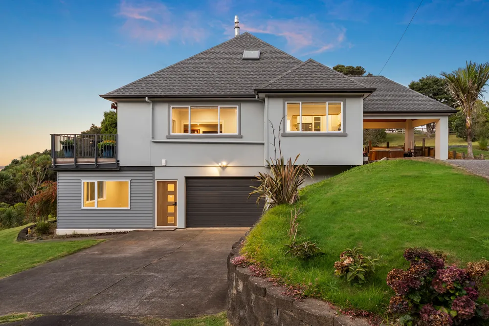 Photos of 27 Tui Crescent