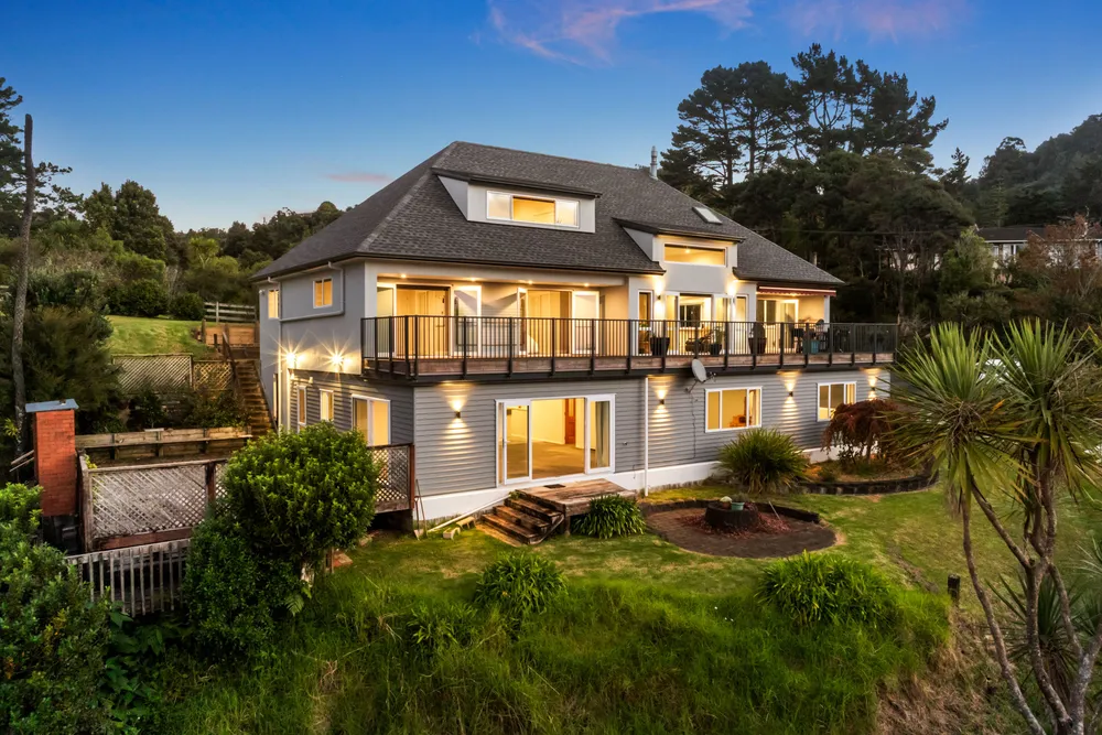 Photos of 27 Tui Crescent