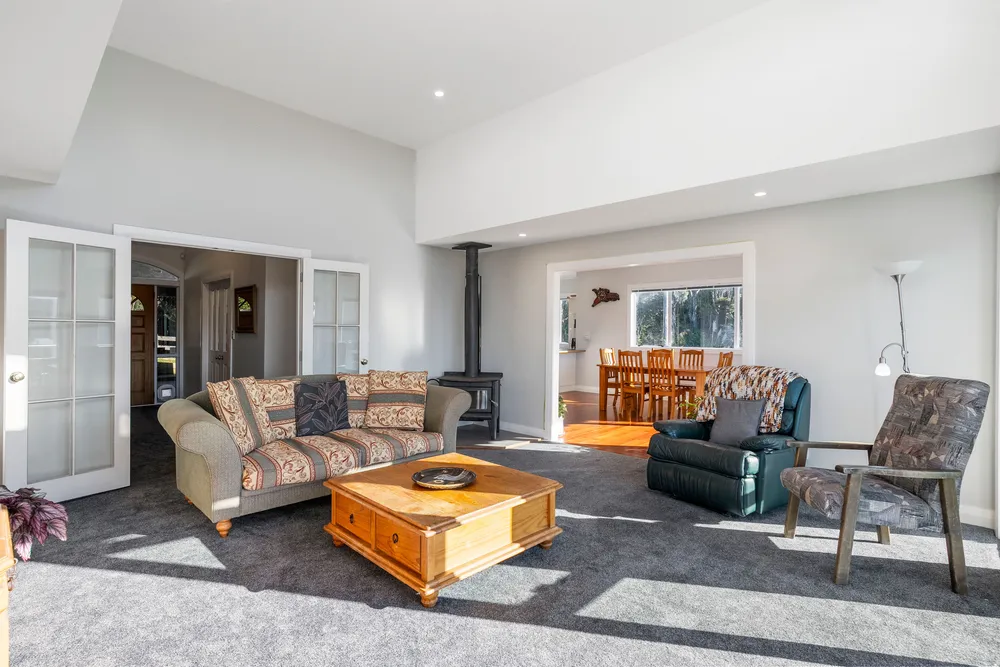 Photos of 27 Tui Crescent