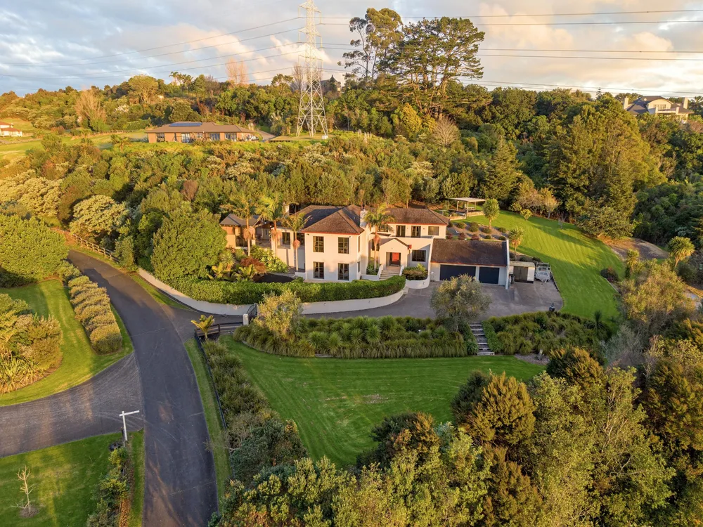 Photos of 498 Redoubt Road