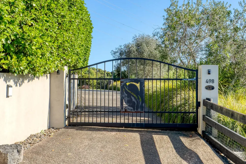 Photos of 498 Redoubt Road
