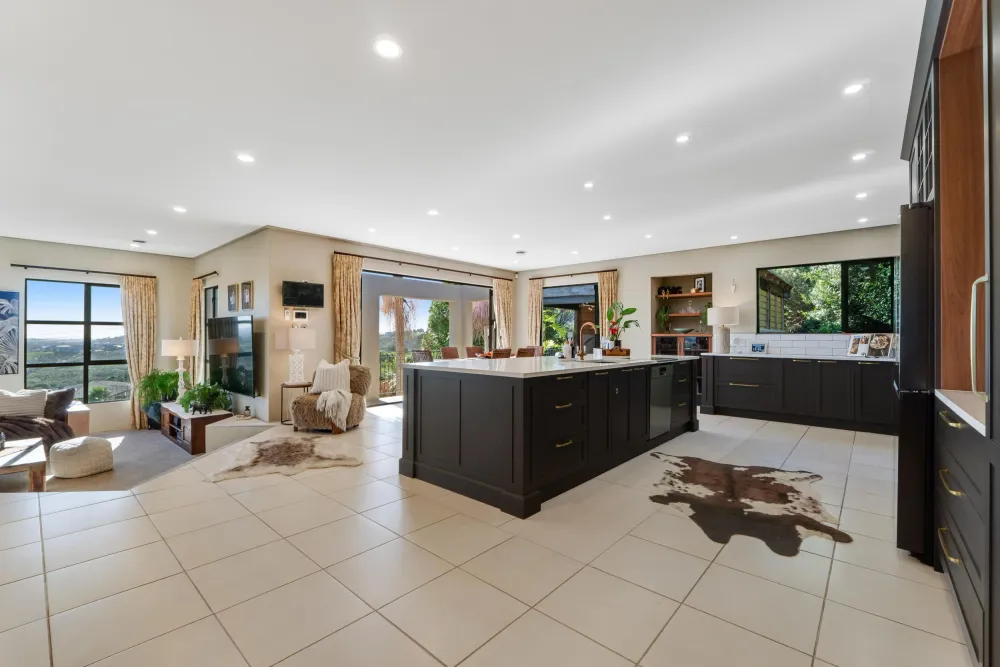 Photos of 498 Redoubt Road