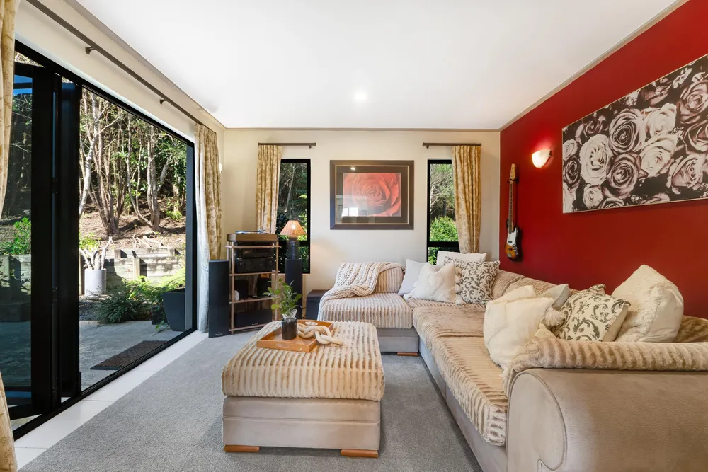 Photos of 498 Redoubt Road