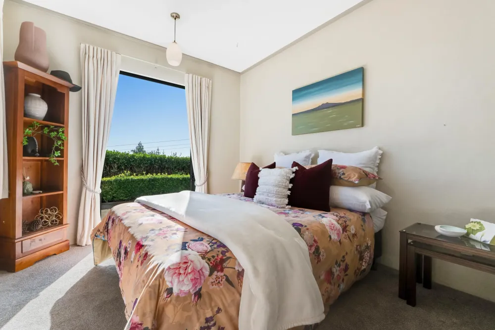 Photos of 498 Redoubt Road