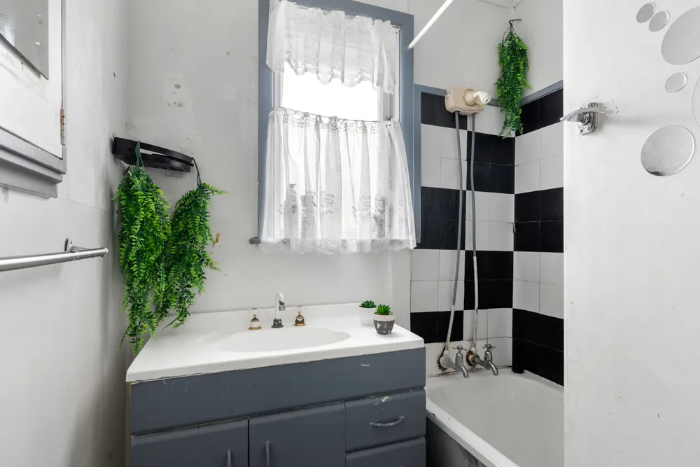 Photos of 270 Stout Street