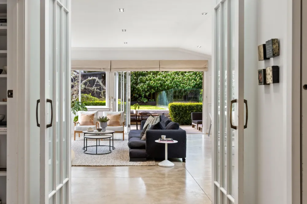 Photos of 15 Maranui Avenue