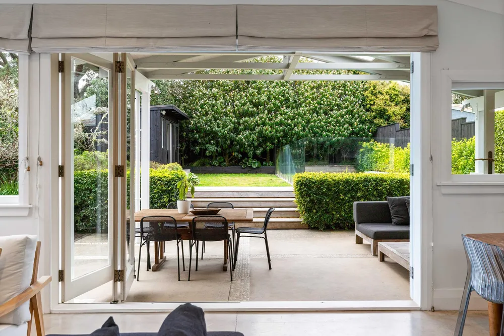 Photos of 15 Maranui Avenue