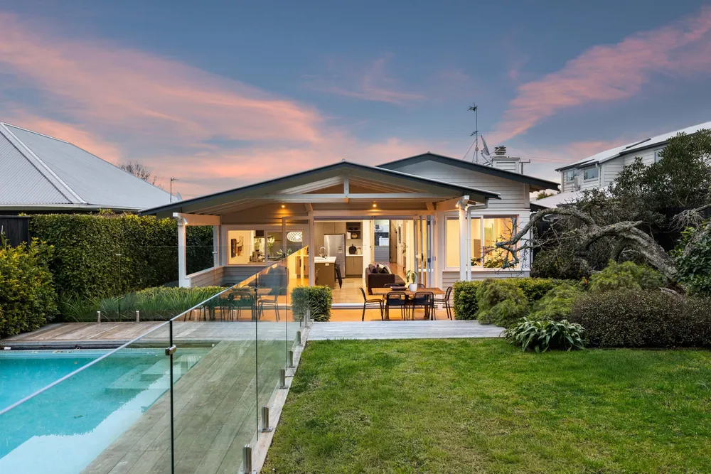 Photos of 15 Maranui Avenue
