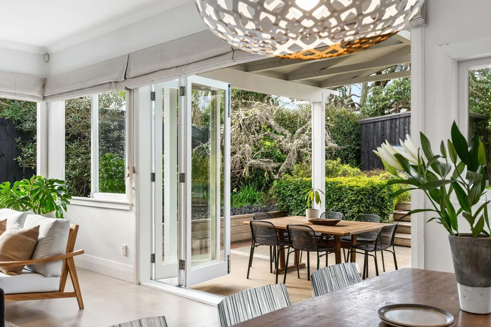 Photos of 15 Maranui Avenue