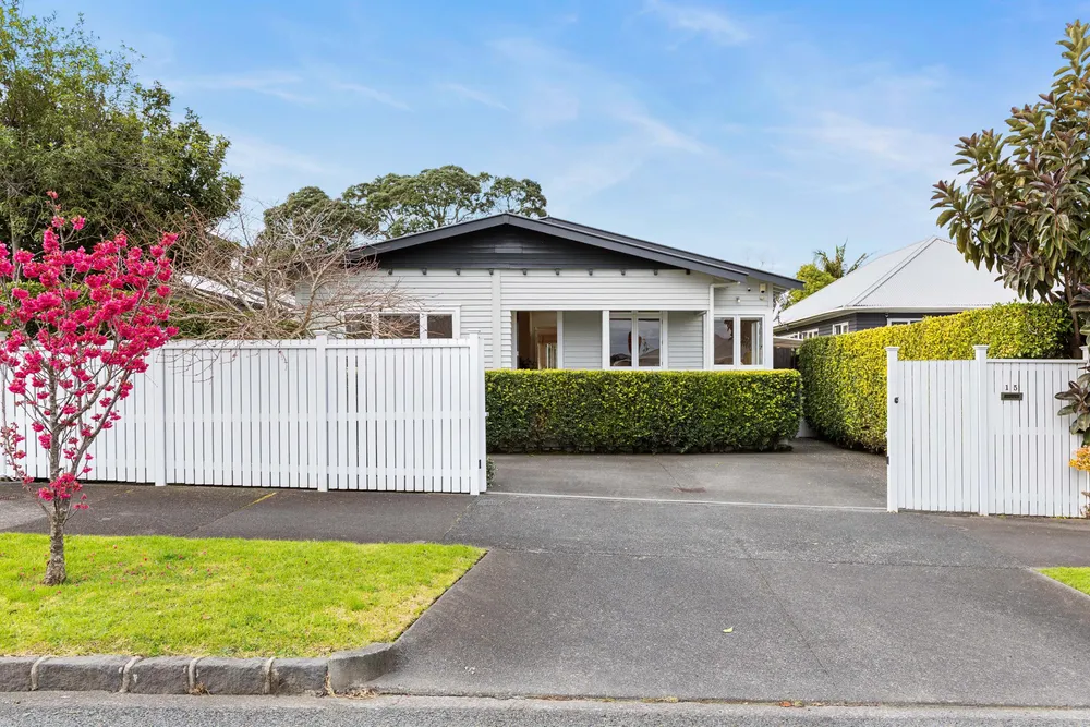 Photos of 15 Maranui Avenue
