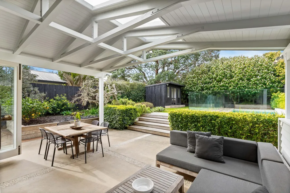 Photos of 15 Maranui Avenue