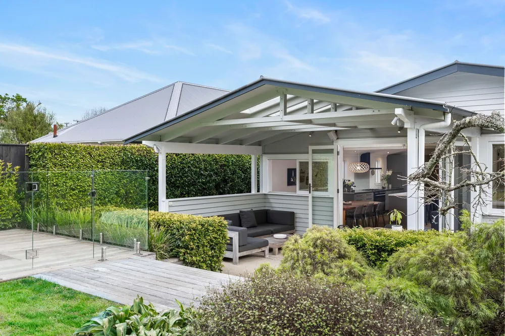 Photos of 15 Maranui Avenue