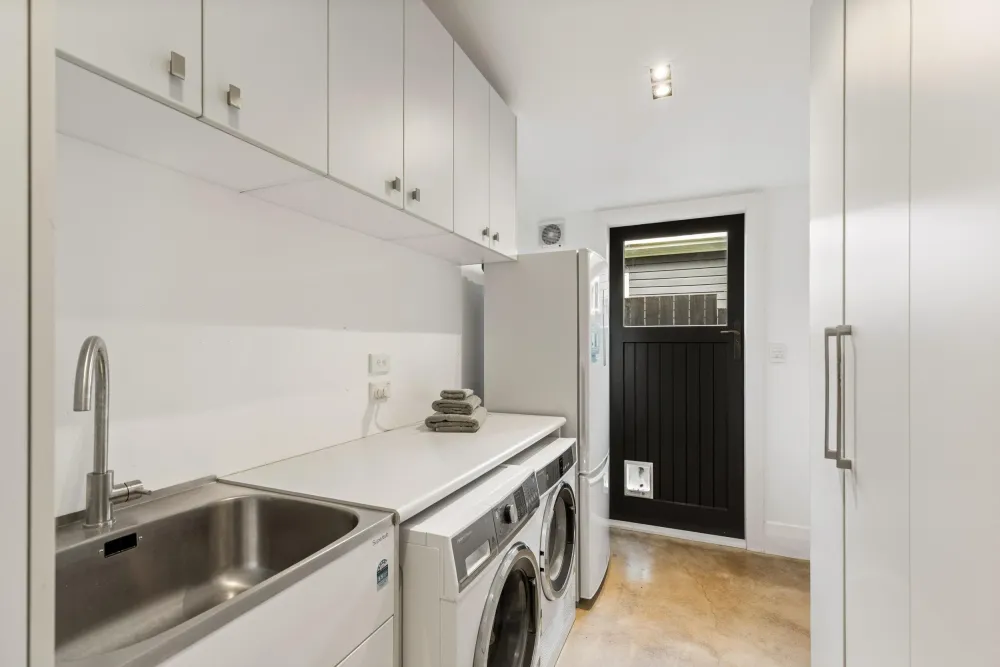 Photos of 15 Maranui Avenue