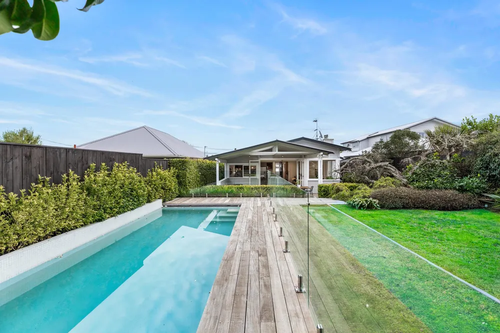 Photos of 15 Maranui Avenue