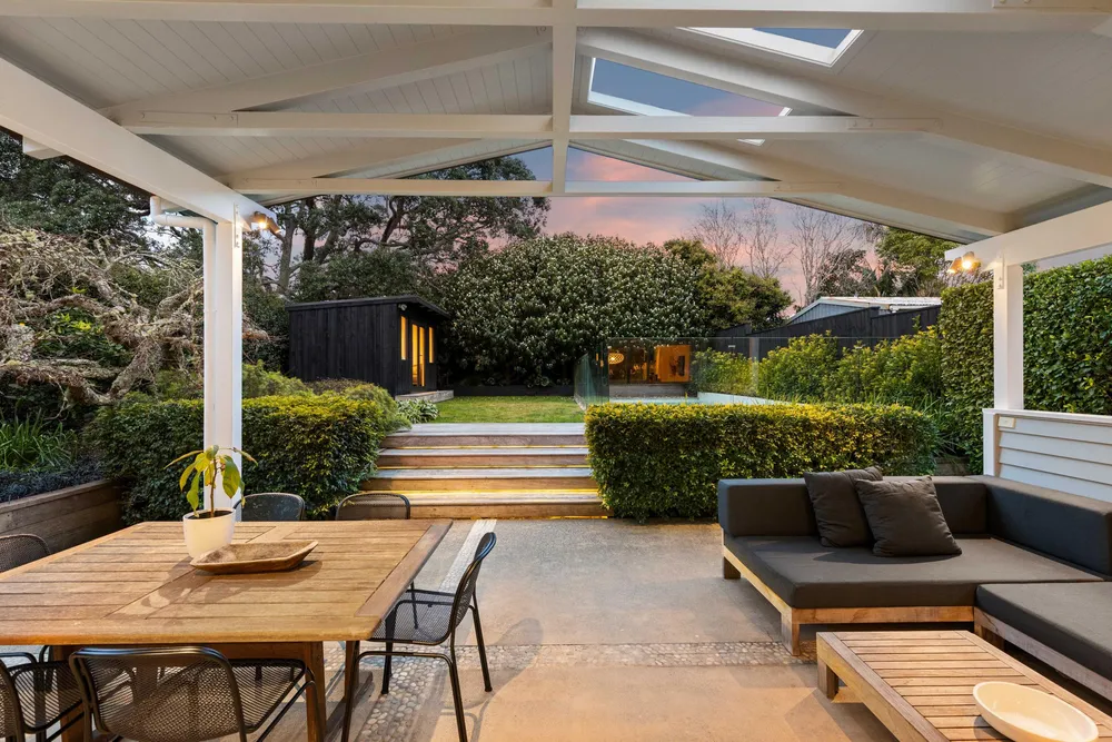 Photos of 15 Maranui Avenue