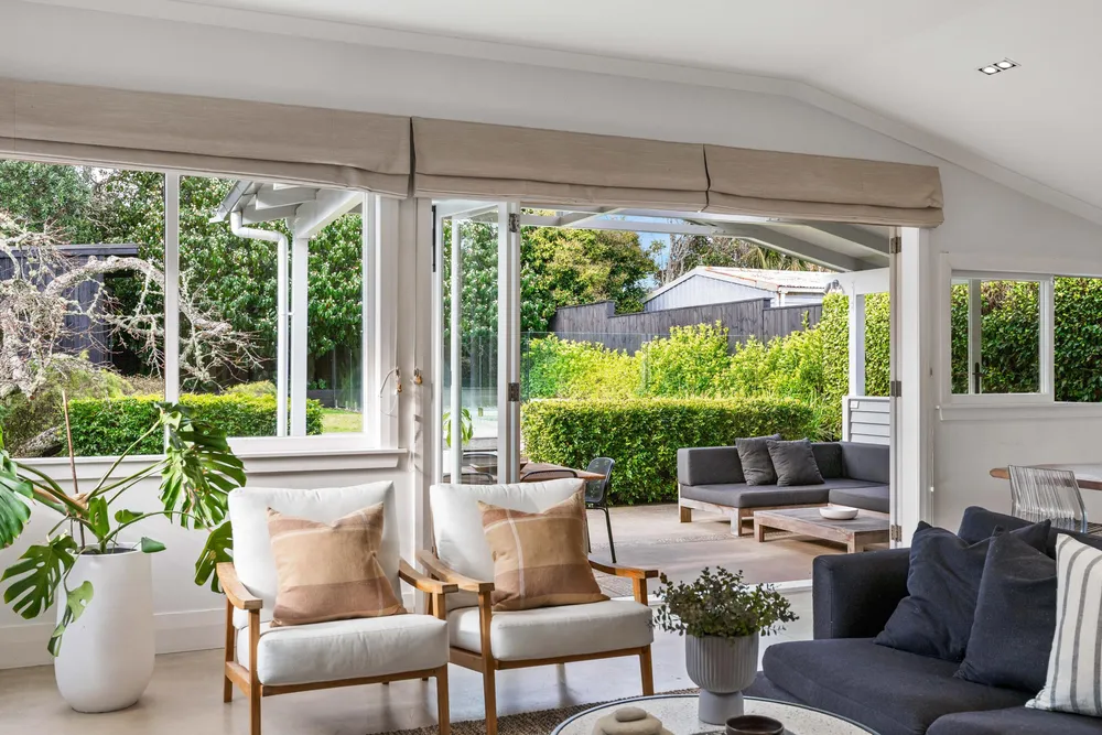 Photos of 15 Maranui Avenue