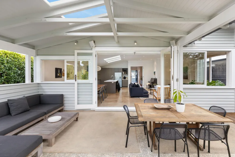 Photos of 15 Maranui Avenue