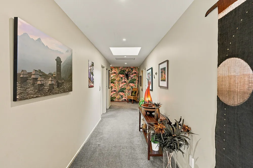 Photos of 32 Pewter Place