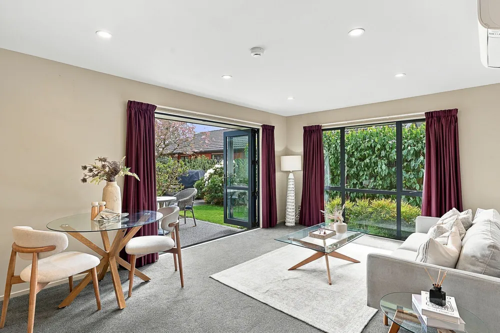 Photos of 32 Pewter Place