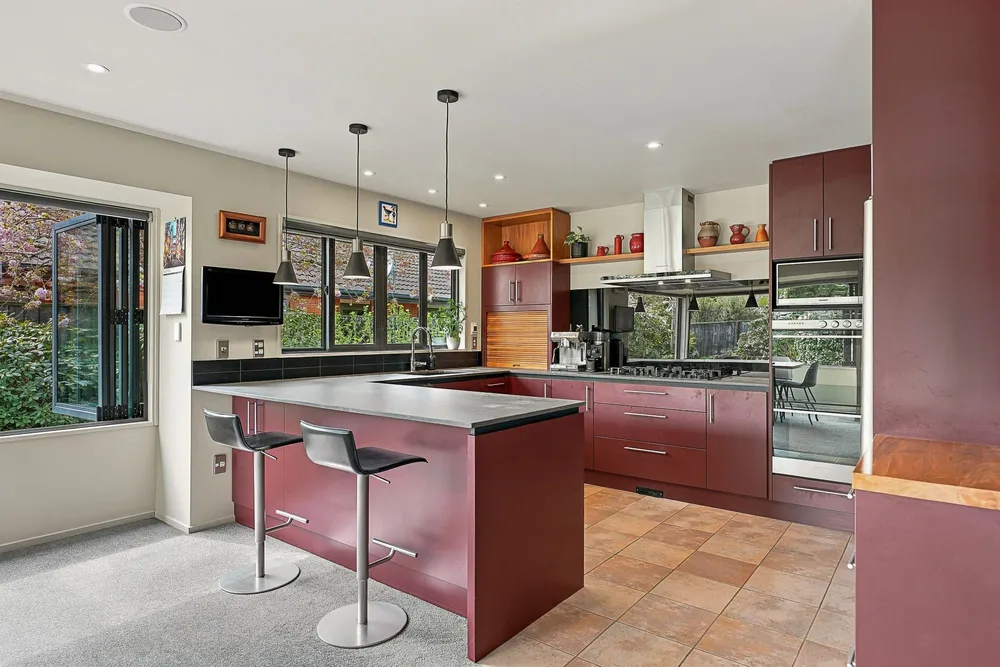 Photos of 32 Pewter Place