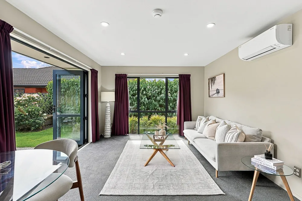 Photos of 32 Pewter Place