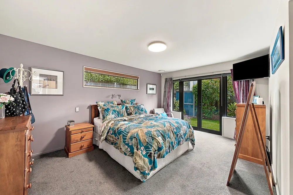 Photos of 32 Pewter Place