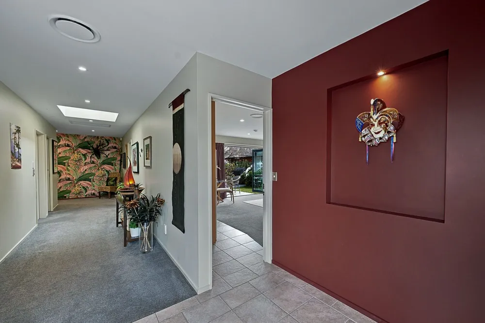 Photos of 32 Pewter Place