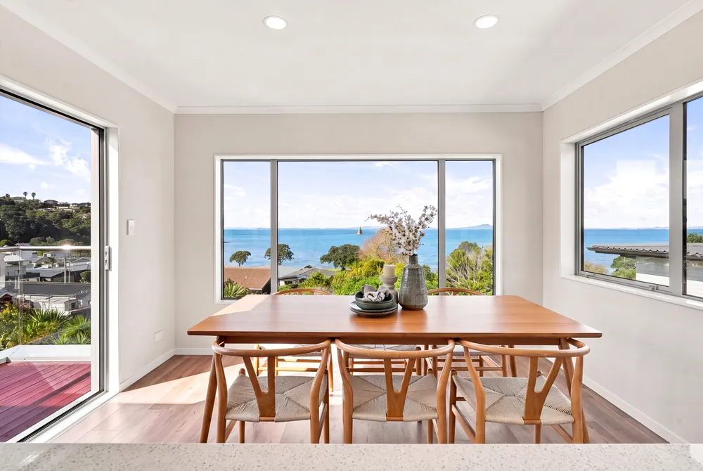 Photos of 1053b Whangaparaoa Road