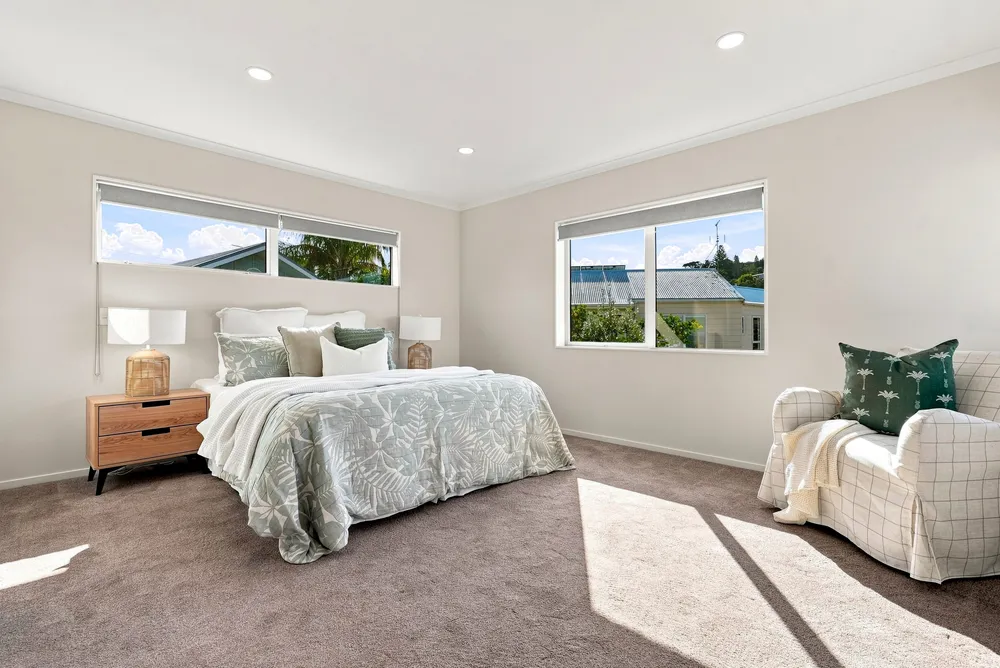 Photos of 1053b Whangaparaoa Road
