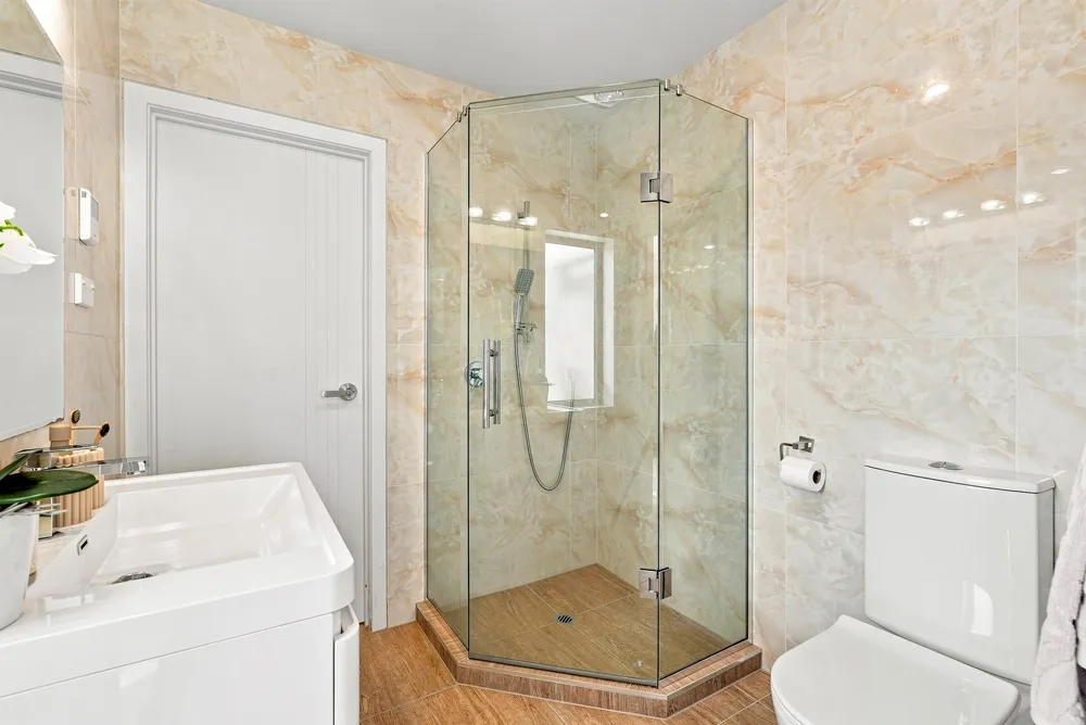 Photos of 1053b Whangaparaoa Road