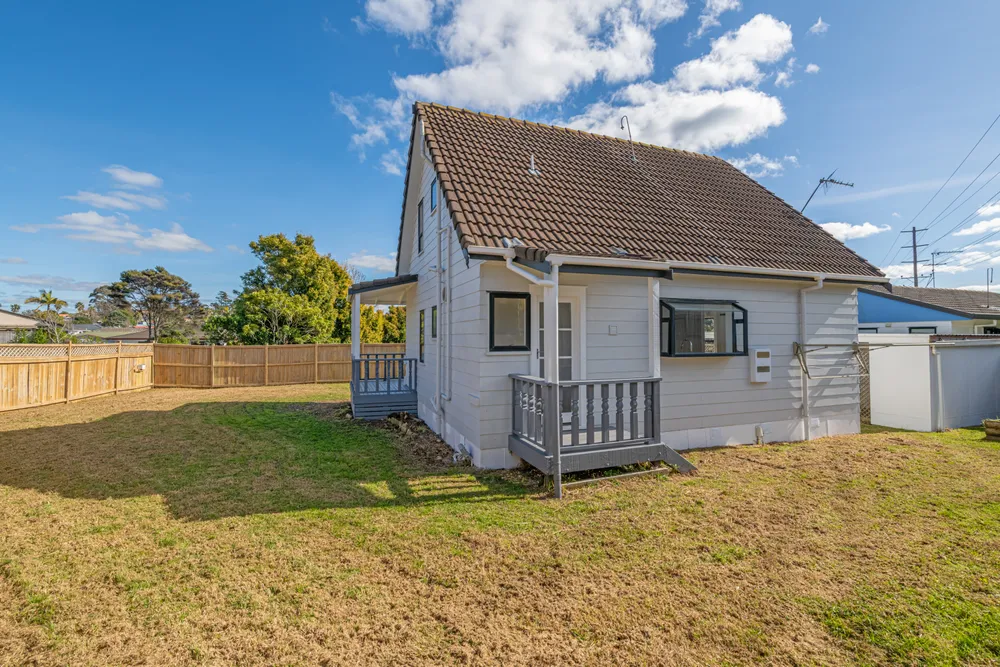 Photos of 1/107 Santiago Crescent