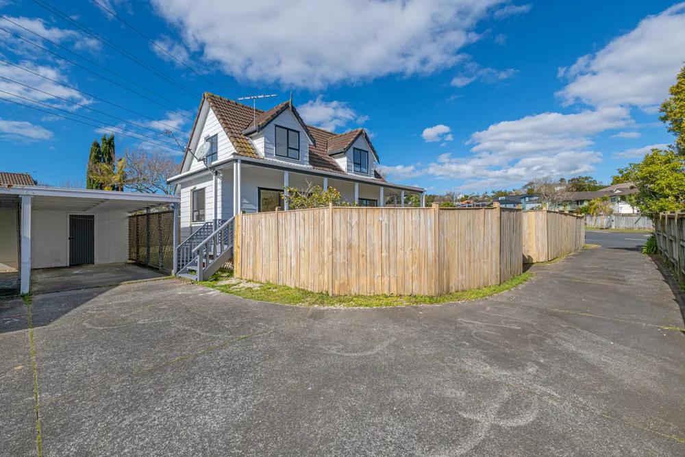 Photos of 1/107 Santiago Crescent