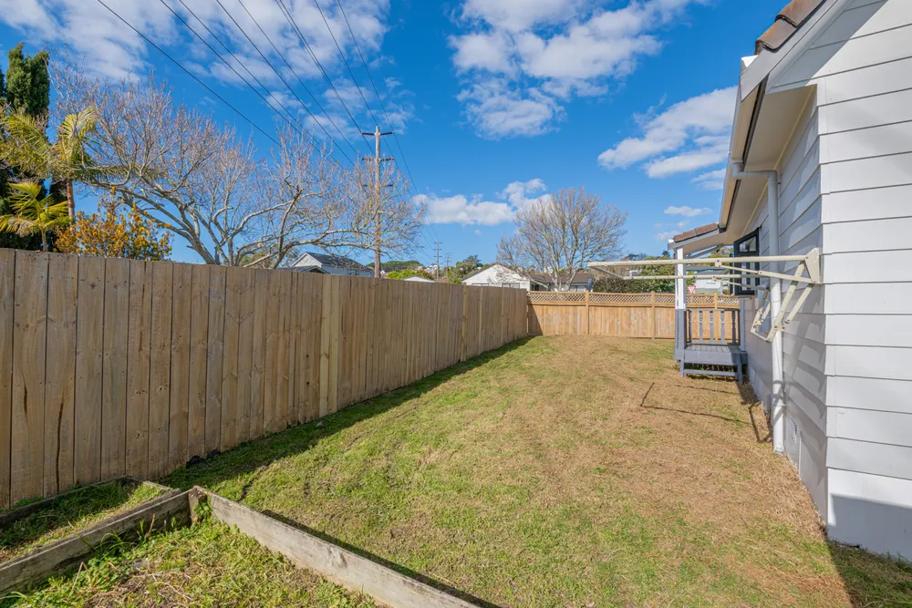 Photos of 1/107 Santiago Crescent
