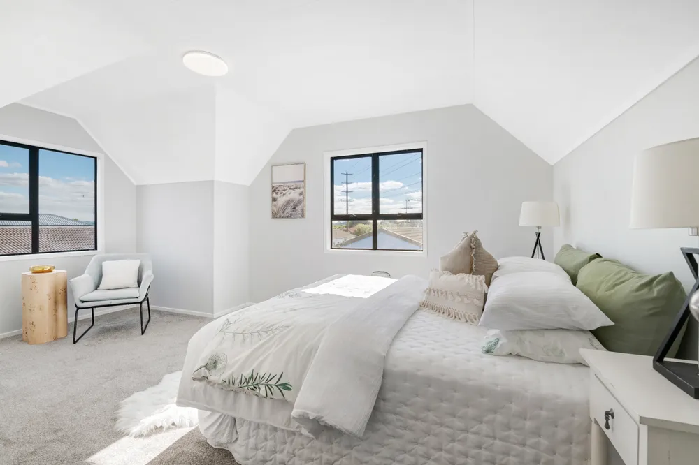 Photos of 1/107 Santiago Crescent