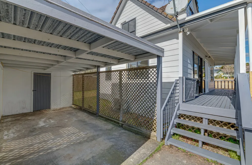 Photos of 1/107 Santiago Crescent