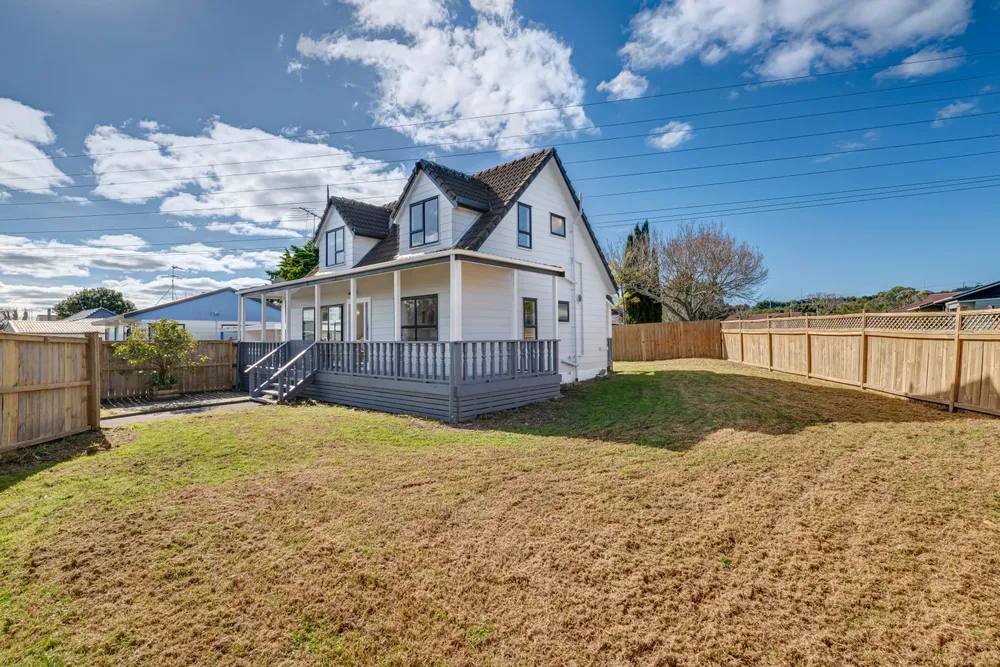 Photos of 1/107 Santiago Crescent