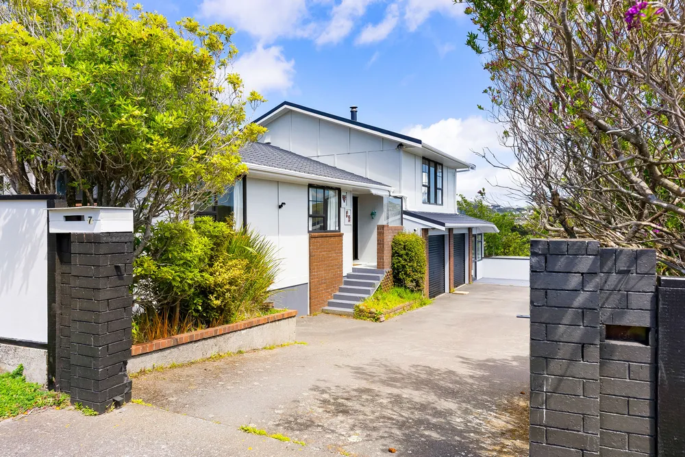 Photos of 7 Mandeville Crescent