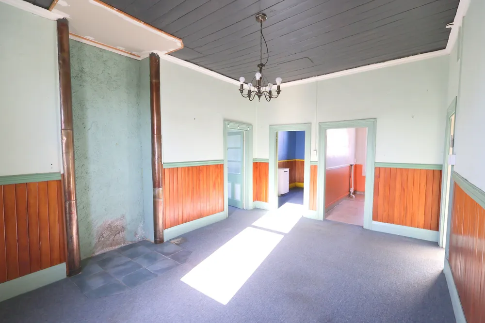 Photos of 27 Metzger Street