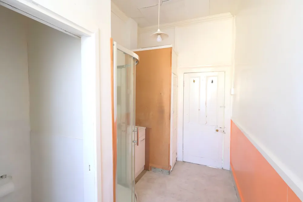 Photos of 27 Metzger Street